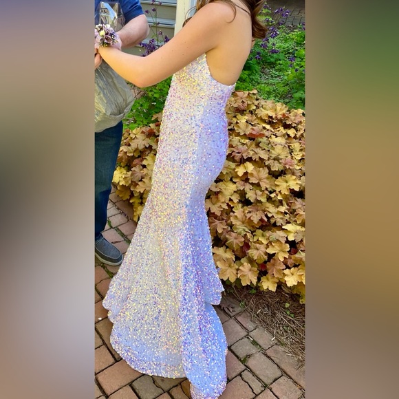 Elegant White Strapless Prom/Evening/Wedding Gown - Picture 4 of 7